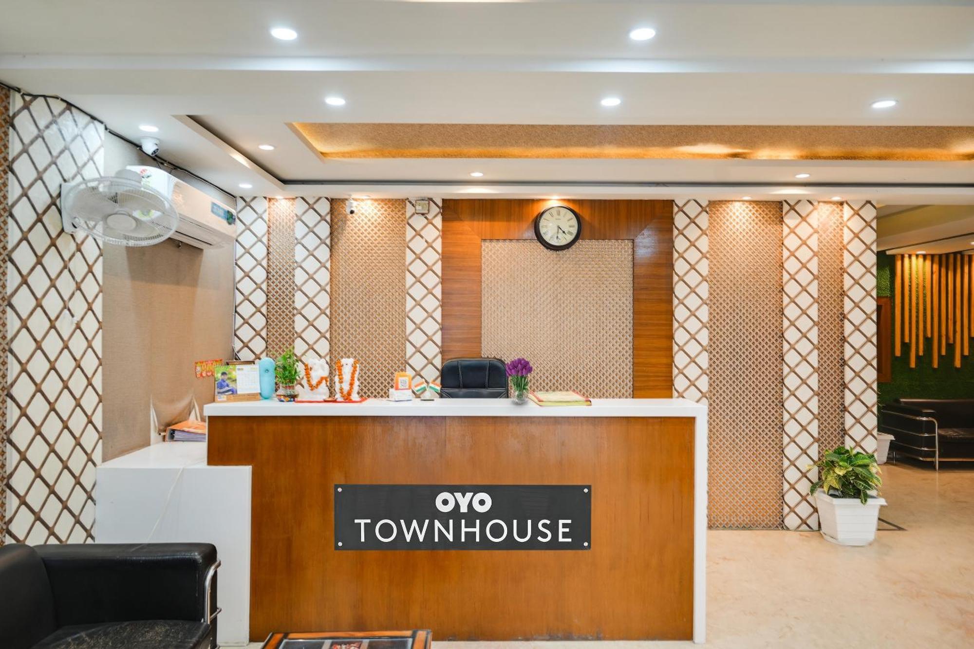 Townhouse Oak Hotel Ar Ganges Premium Varanasi Exteriör bild